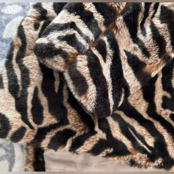 Banana Republic Cropped Zebra Print Lady Jacket - Picture 7 of 12